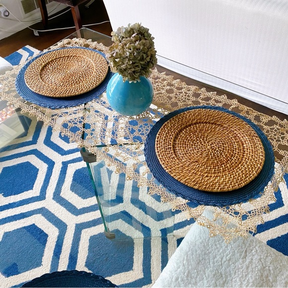 🍽️ VINTAGE TAN HAND MADE CROCHET SMALL TABLE RUNNER! (no accessories) - Picture 8 of 8